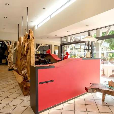 Отель Logis Hotel Restaurant Chez Nous 2*