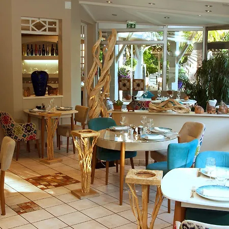 Logis Hotel Restaurant Chez Nous Hotell