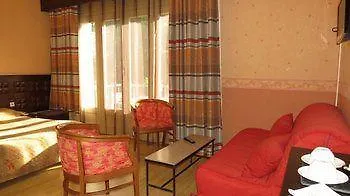 Logis Hotel Restaurant Chez Nous Hotell Sainte-Croix (Ain)