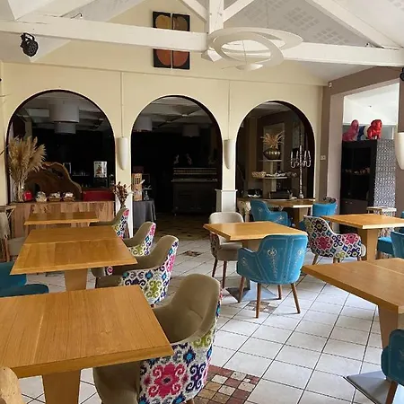Logis Hotel Restaurant Chez Nous 2*