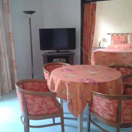 Logis Hotel Restaurant Chez Nous 2* Sainte-Croix (Ain)
