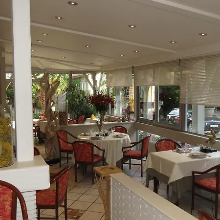 Hotell Logis Hotel Restaurant Chez Nous