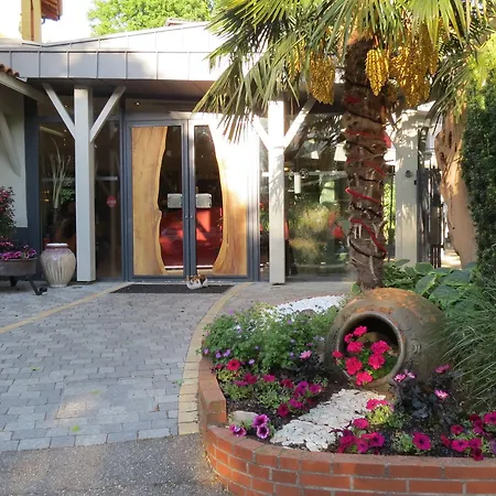 Logis Hotel Restaurant Chez Nous Sainte-Croix (Ain)