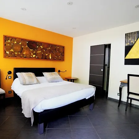 فندق Logis Restaurant Chez Nous 2*