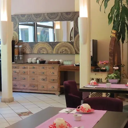 Logis Hotel Restaurant Chez Nous Hotell 2*