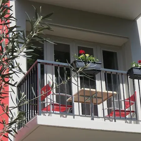Hotell Logis Hotel Restaurant Chez Nous 2*