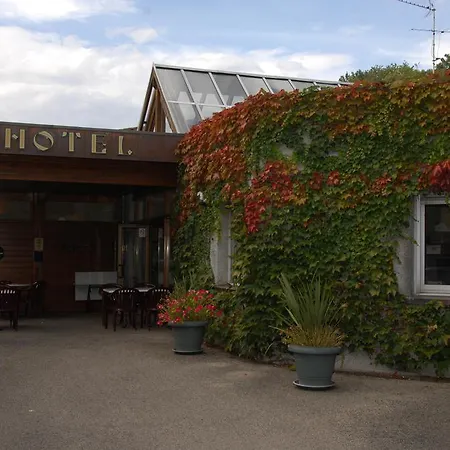 Hotell Logis Hotel Restaurant Chez Nous Sainte-Croix (Ain)